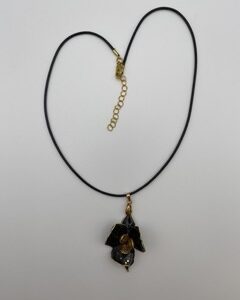collier éclat obscur